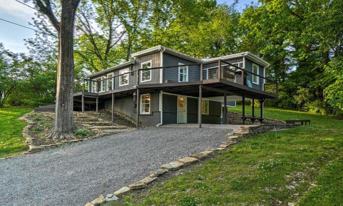 Mount Juliet House | Stunning Lake-View Home 22 Mi to Nashville!