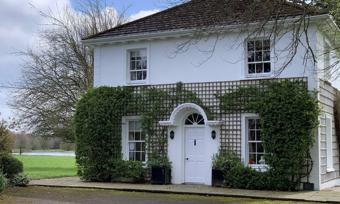 Kilmallock House | Stunning lake view countryside Irish property. Cozy and comfortable.