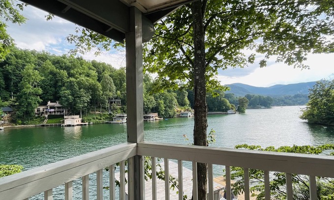 Sunset Cove Cabin | Stunning Lake Views! Pet Friendly! Directly on Lake Lure!
