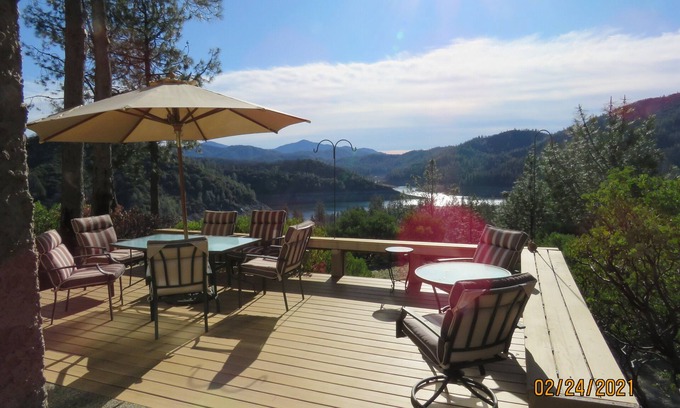 Lakehead House | Stunning lake views yet 2 minutes to the water.