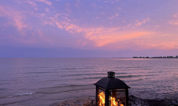 Cobourg Cottage | Stunning Lakefront Retreat 1 Hr from Toronto