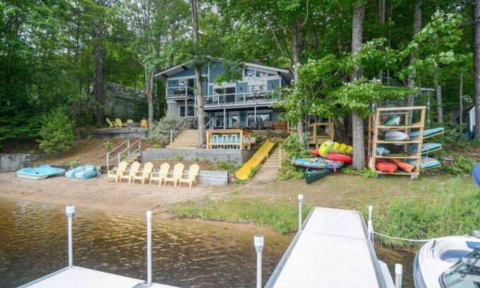 East Wakefield House | Stunning Lakefront Oasis—Hot Tub, Beach & Luxury!
