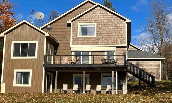 Pine City Cabin | Stunning lakeside cabin-100 ft of private, stair-free shoreline-3,000 acre lake