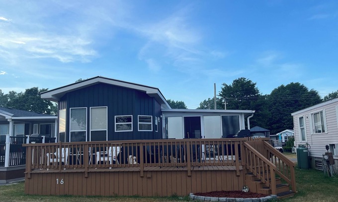 Sherkston Cottage | Stunning Lakeview Cottage @Sherkston Shores Resort and Camp ground.