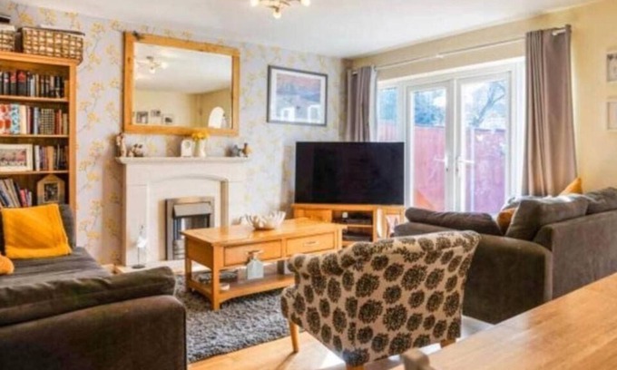 Wyken House | Stunning Large 4 Bedroom - Coventry