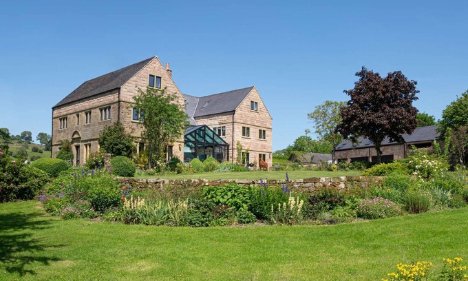 Carsington House | Stunning, Large Country House for Relaxing Get-Aways with Family and Friends