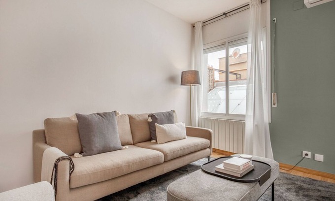 La Maternitat i Sant Ramon Apartment | Stunning Les Corts 3BR Penthouse w/Balcony, nr Camp Nou, by Blueground