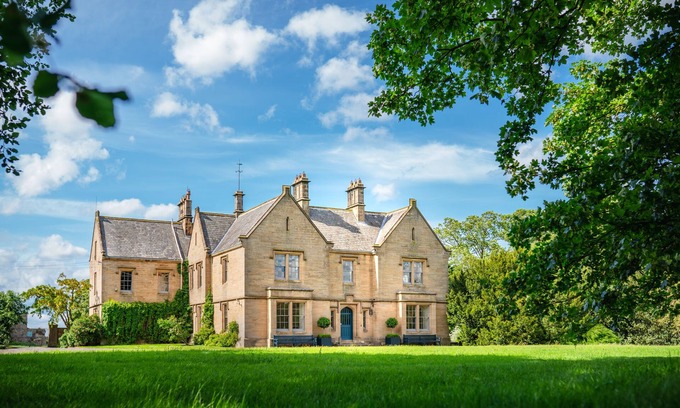 Riding Mill House | Stunning listed mansion house- Healey Hall