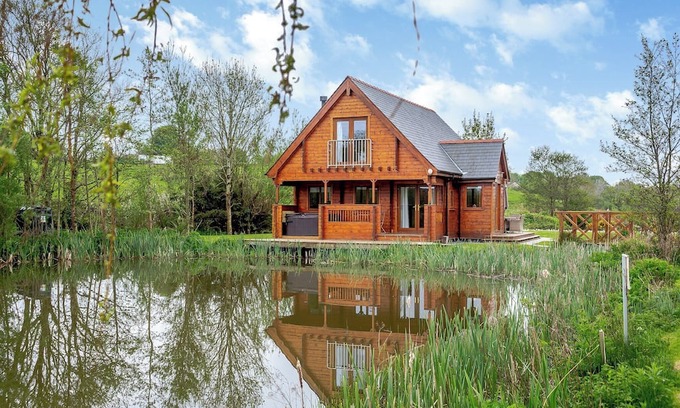 Menai Bridge Ski Chalet | Stunning lodge built on the edge of the lake.