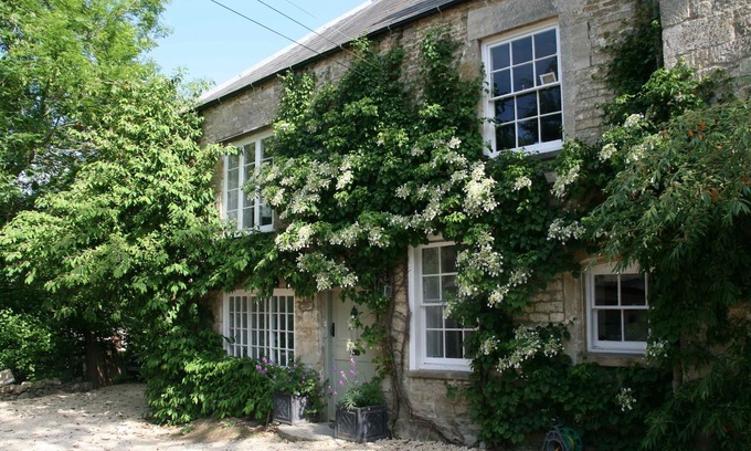 France Lynch Apartment | Stunning Loft Apartment In The Golden Valley, Cotswolds
