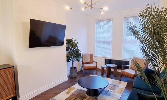 Manchester House | Stunning Luxury Spacious 5-Bedroom Home Nr City