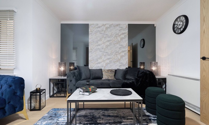 Paisley Apartment | Stunning Luxury, 2 Bedroom Apartment