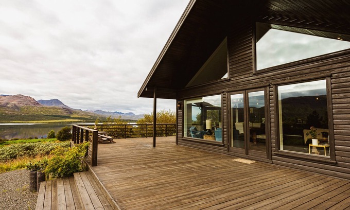 Skorradalshreppur Villa | Stunning luxury Cabin by the lake Skorradalsvatn in West Iceland.