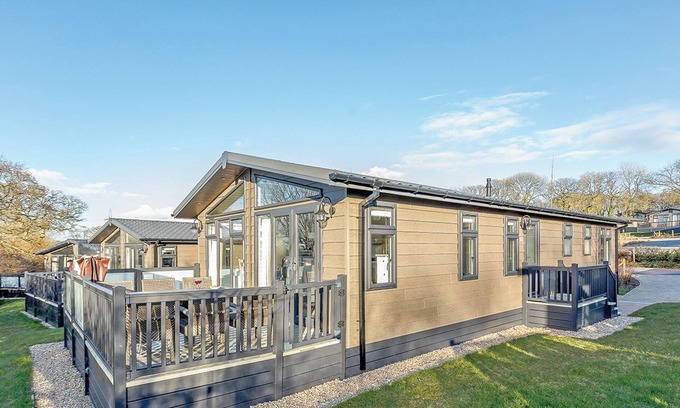 Axminster Ski Chalet | Stunning luxury lodge.