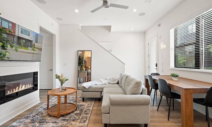 Cedars House | Stunning Luxury Townhouse in Downtown Dallas