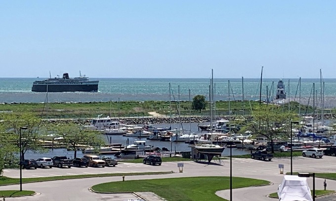 Manitowoc Apartment | Stunning marina & Lake Michigan views, walking distance to downtown!