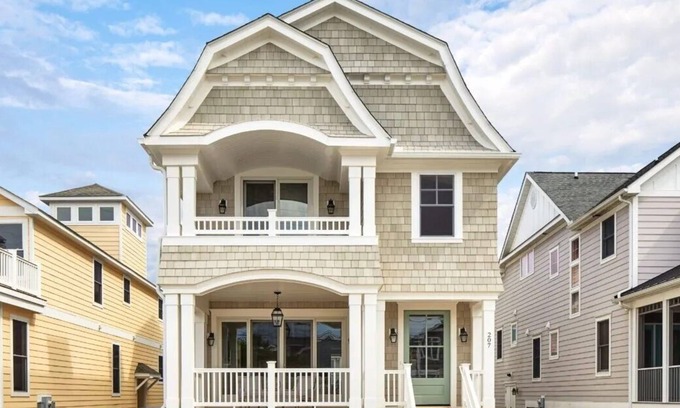 Bethany Beach House | Stunning Marnie Custom Home Walk to Beach & Town