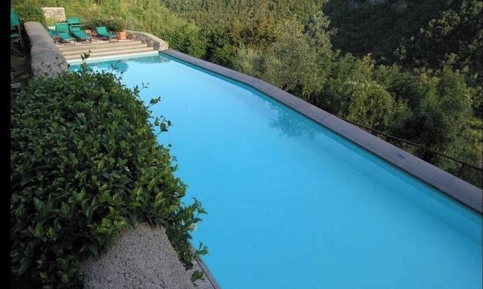 Colletta House | Stunning medieval setting surrounded by mountains