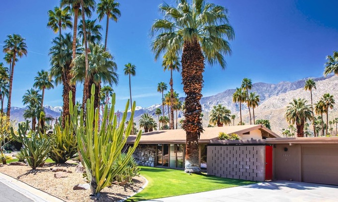 Twin Palms House | Stunning Mid Century Gem in Twin Palms