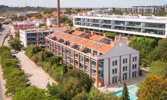Telheiro Apartment | Stunning Modern Apartment [122]