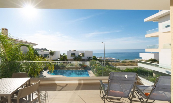 Porto de Mos Apartment | Stunning modern apartment [72]
