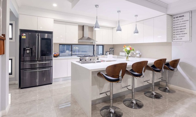 Edmondson Park House | Stunning Modern 5BR Pet Friendly Home