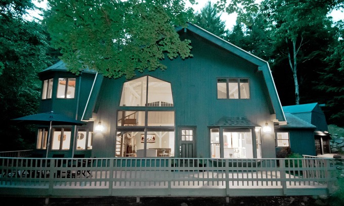 Mount Tremper House | Stunning Modern Barn minutes from Woodstock 21N-195