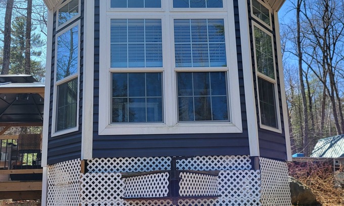 Cloyne Cottage | Stunning Modern Cottage, Mazinaw Lake, Walk to Bon Echo Park