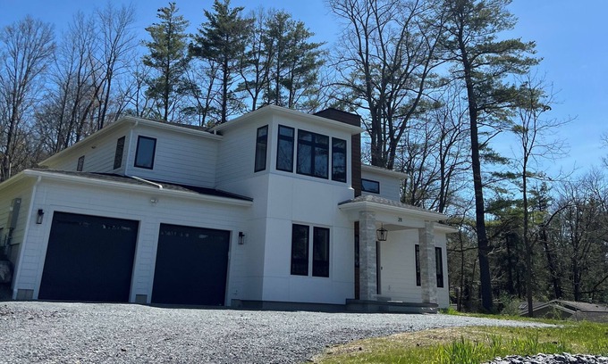 Cayuga Heights House | Stunning modern home for your monthly retreat - 5 bedrooms, office, & more!