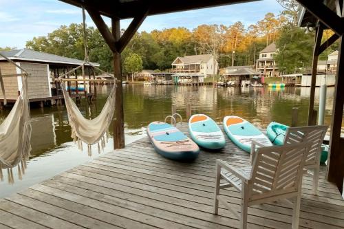 Norwood House | Stunning Modern Lakehouse with Private Boat Dock in Norwood, North Carolina