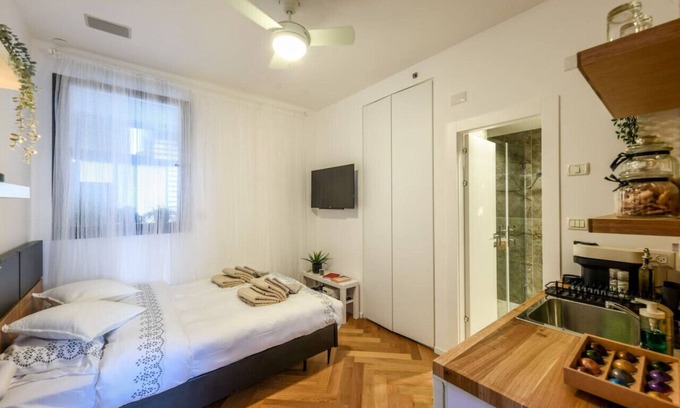 Netanya Apartment | Stunning Modern Studio in Netanya from the beach
