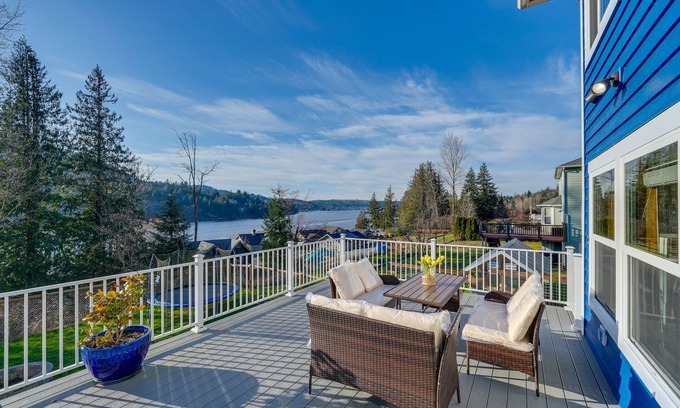 Big Lake House | Stunning Mount Vernon Home w/Big Lake Views!