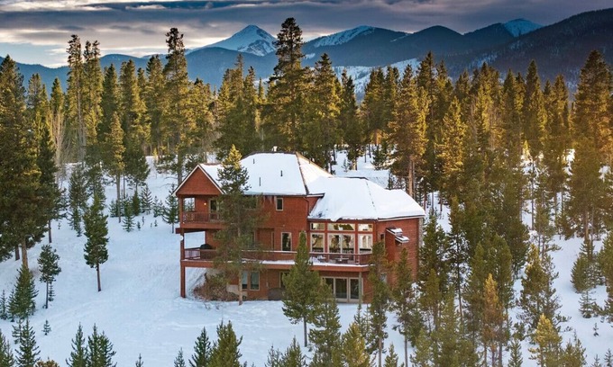 Tabernash House | Stunning Mountain Retreat W/Views|Private Hot Tub