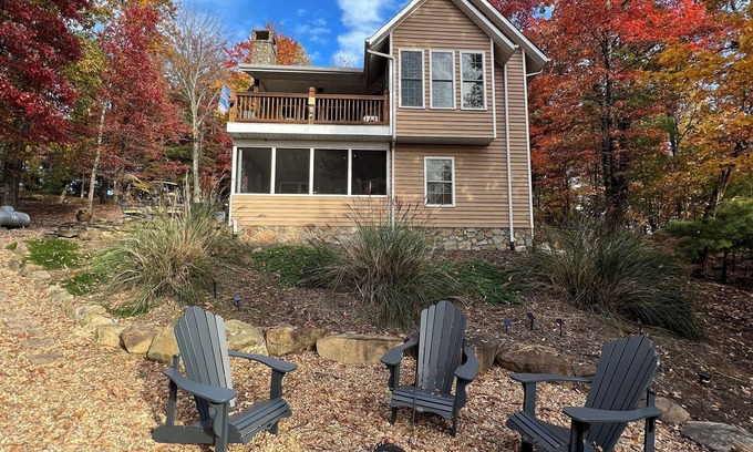 Traphill House | Stunning Mountain Views on Scenic Golf Course in the Yadkin Valley Wine Region.