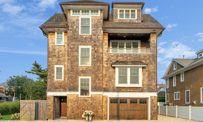 Mantoloking House | Stunning New Luxury Beach House in Mantoloking, NJ