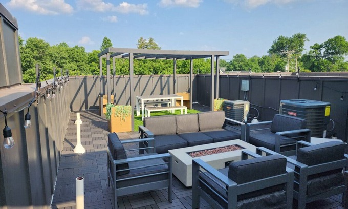 Hurwood Heights House | Stunning New Townhouse near Berry Hill, 8th Av & 12 South