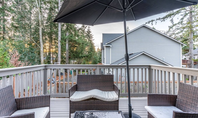 Mountlake Terrace House | Stunning Newly Build Home: Prime Location