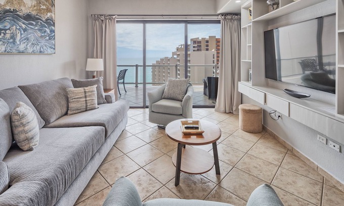 Puerto Penasco Condo | STUNNING, Newly Renovated, Oceanfront Condo- Sleeps 6.