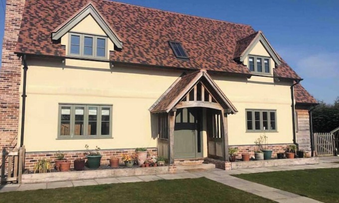 Heswall Other | Stunning Oak Frame house with hot tub set in 3 acres of paddocks and gardens