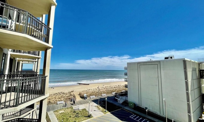 The Pines Condo | Stunning Ocean Views from Fifth-Floor Condo with Pool & Off-Street Parking!