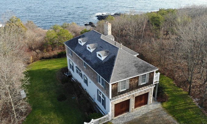 Southern Coast House | Stunning Ocean Views with Private Beach! Spacious, Upscale Home in Quiet Area