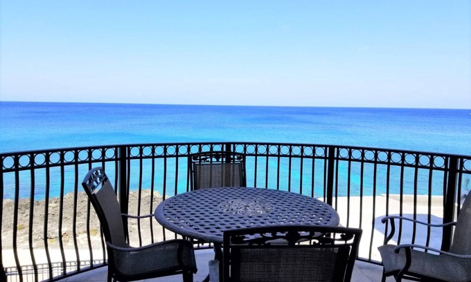 George Town Condo | Stunning Oceanfront View/Spacious Condo-beside FIN, near Beach & Town