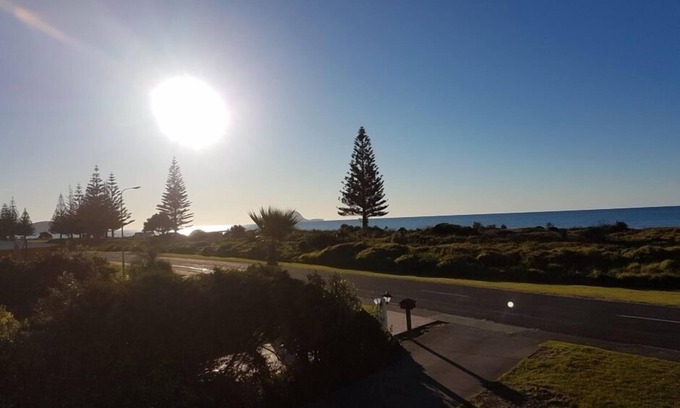 Ohope House | Stunning Ohope Ocean Views from a spacious house