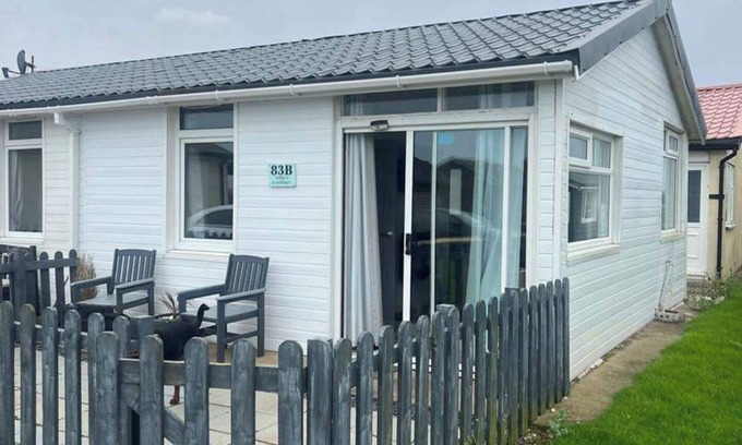 Bridlington Ski Chalet | Stunning One Bed Modern & Contemporary Chalet