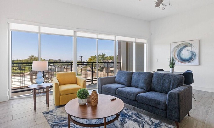 Cedars Apartment | Stunning One Bedroom in the City! Amazing Views!