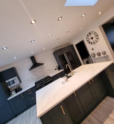 Ponders End House | Stunning Open Plan 3 Bedroom House