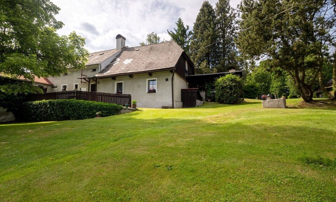 Bela nad Radbuzou Villa | Stunning private villa for 6 guests with TV, patio, pets allowed and parking