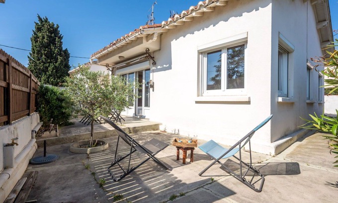 Le Grand Large House | Stunning private villa for 6 people with WIFI, A/C, TV, terrace, pets allowed and parking