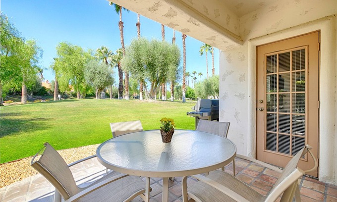 Palm Desert Condo | Stunning Palm Desert Getaway