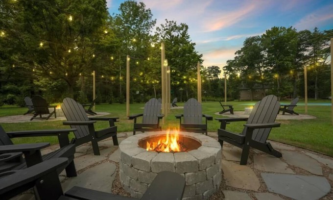 Canadensis House | Stunning Pocono Modern | Firpits | Pets OK